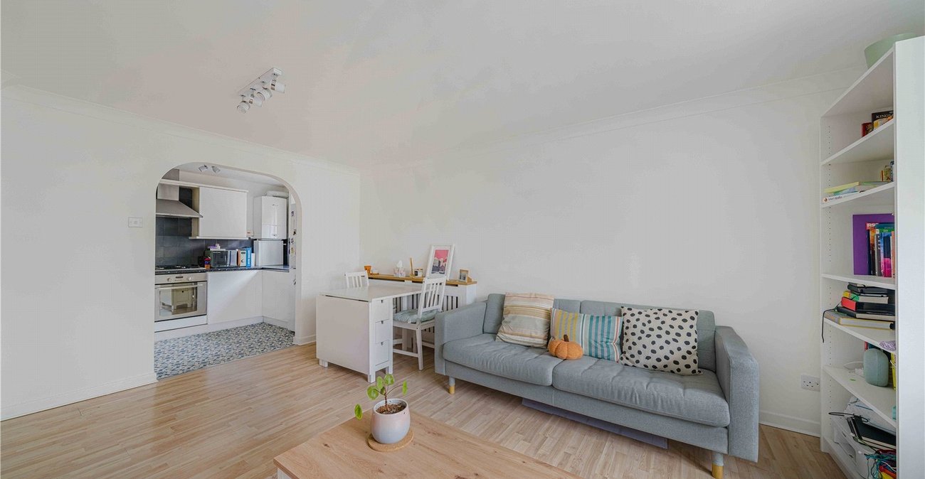 1 bedroom property for sale in Greenhithe | Robinson Jackson