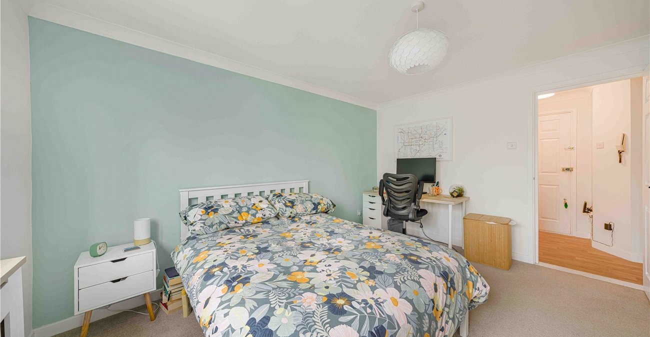 1 bedroom property for sale in Greenhithe | Robinson Jackson