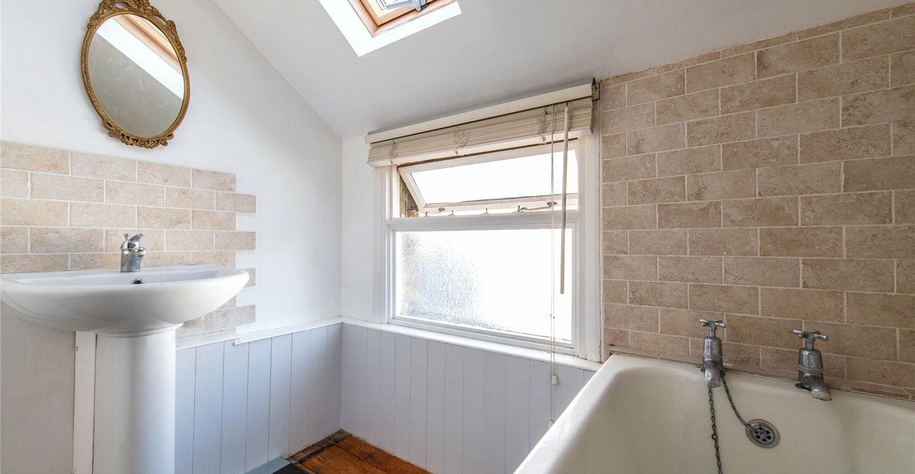 4 bedroom house for sale in Gravesend | Robinson Michael & Jackson