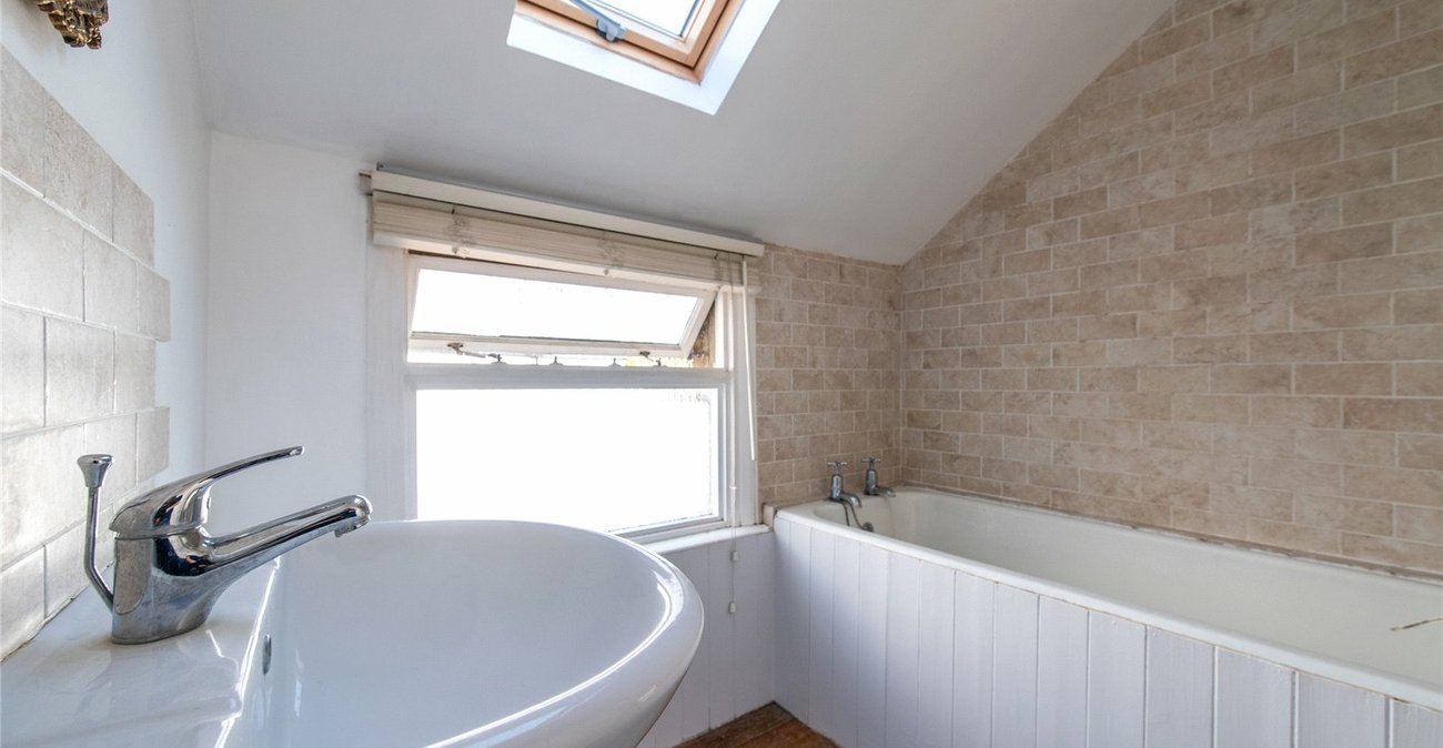 4 bedroom house for sale in Gravesend | Robinson Michael & Jackson