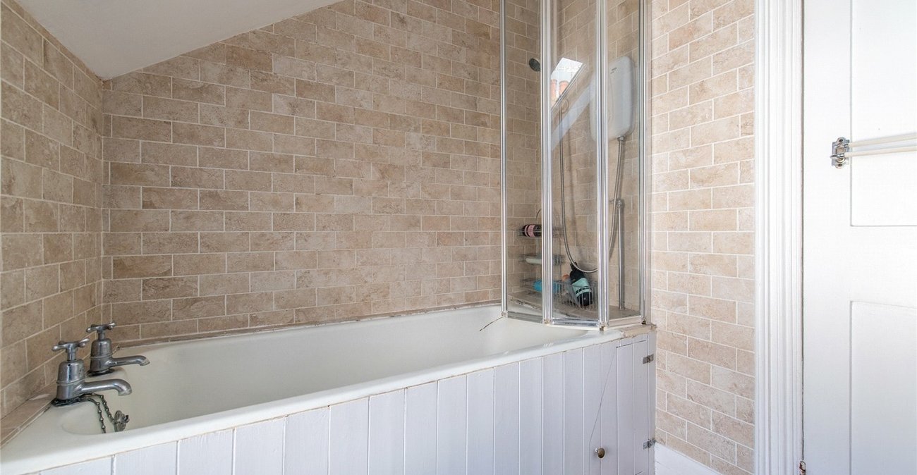 4 bedroom house for sale in Gravesend | Robinson Michael & Jackson