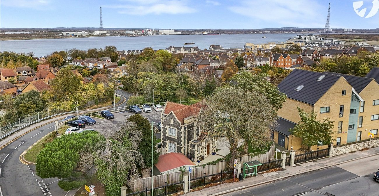 3 bedroom house for sale in Greenhithe | Robinson Jackson