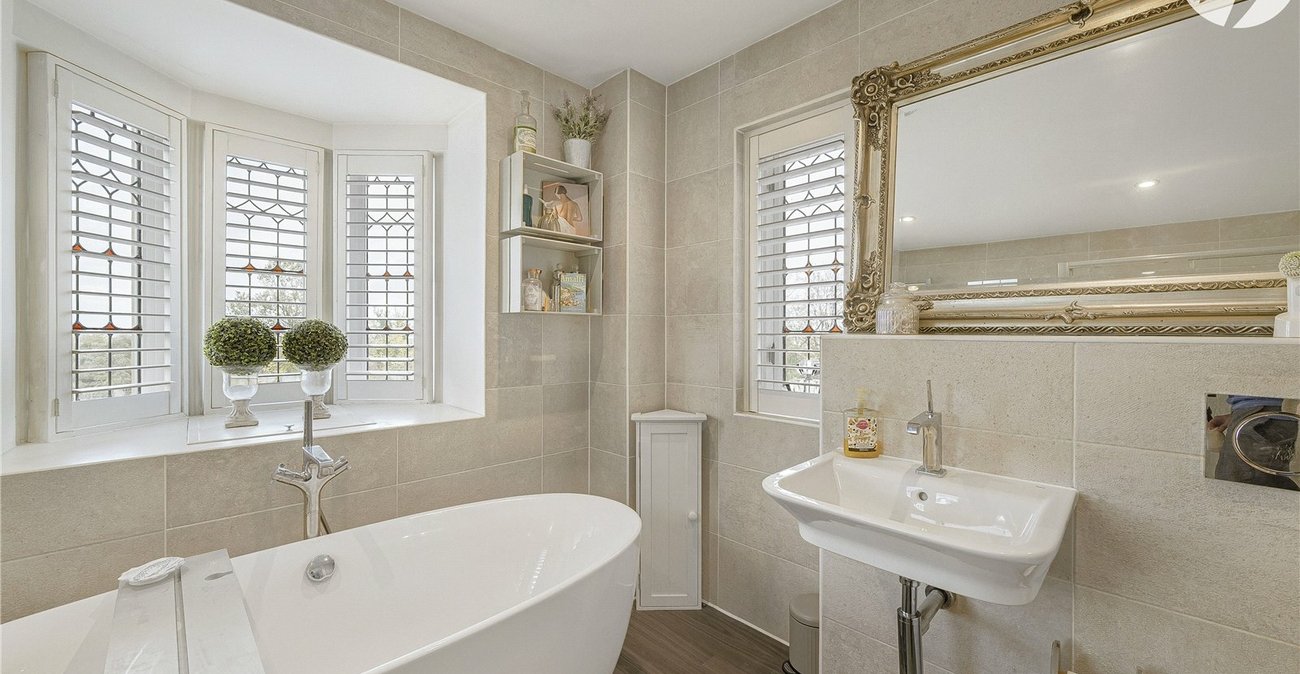 3 bedroom house for sale in Greenhithe | Robinson Jackson