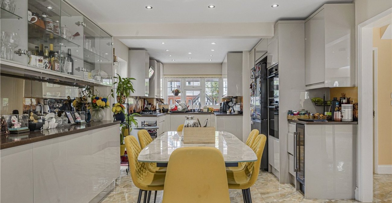 4 bedroom house for sale in Orpington | Robinson Jackson