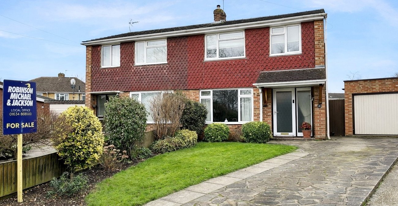 3 bedroom house for sale in Walderslade | Robinson Michael & Jackson