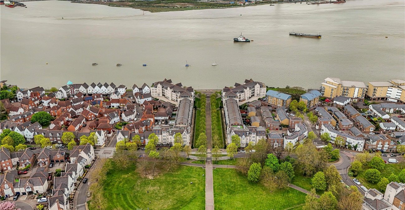 4 bedroom property for sale in Greenhithe | Robinson Jackson