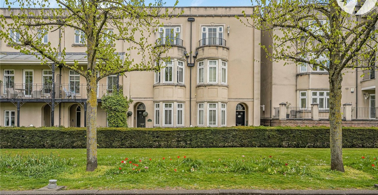 4 bedroom property for sale in Greenhithe | Robinson Jackson