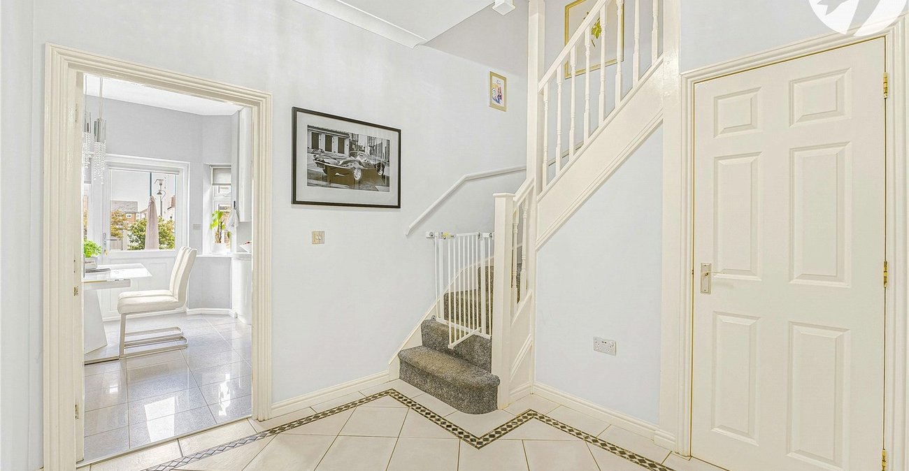 4 bedroom property for sale in Greenhithe | Robinson Jackson