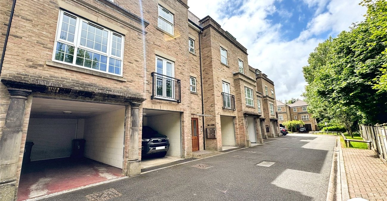 2 bedroom property for sale in Bearsted | Robinson Michael & Jackson