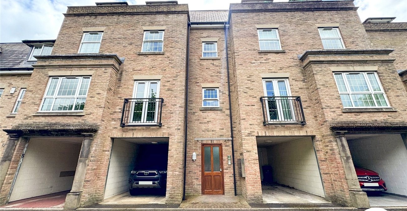 2 bedroom property for sale in Bearsted | Robinson Michael & Jackson