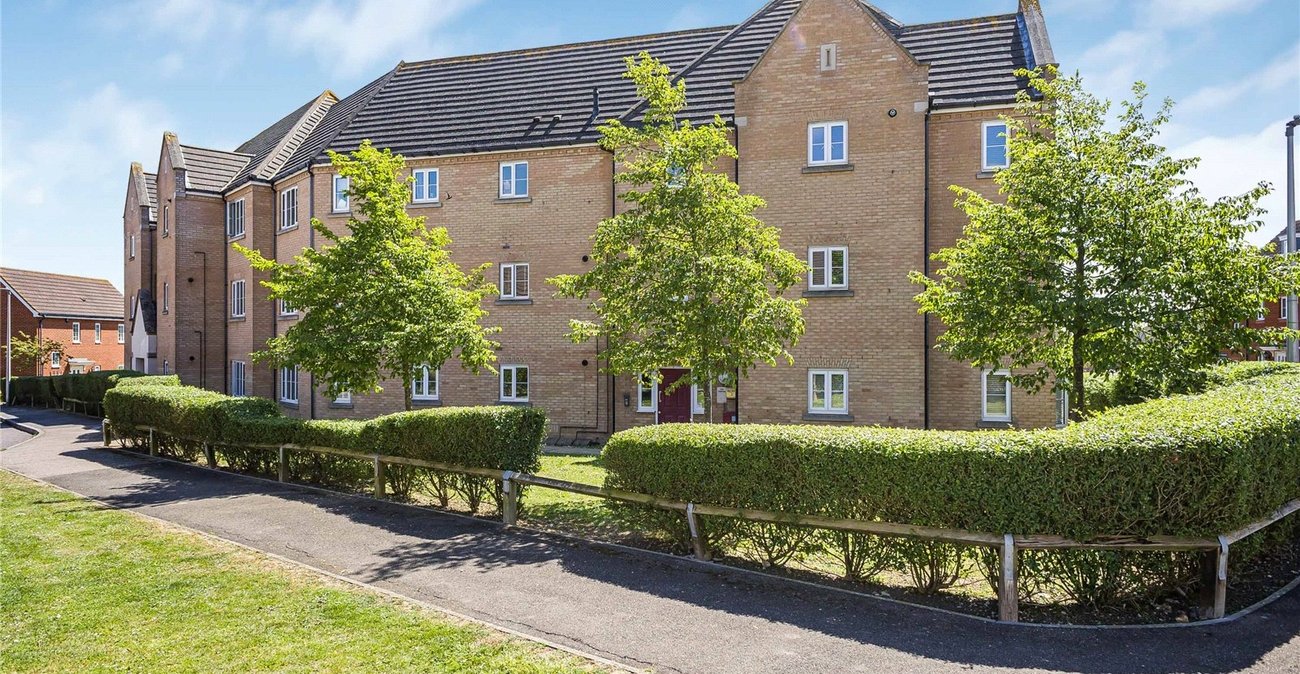 2 bedroom property for sale in Hoo | Robinson Michael & Jackson