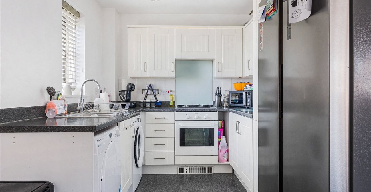 2 bedroom property for sale in Hoo | Robinson Michael & Jackson