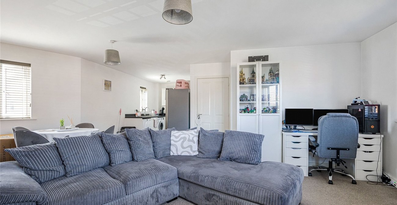 2 bedroom property for sale in Hoo | Robinson Michael & Jackson
