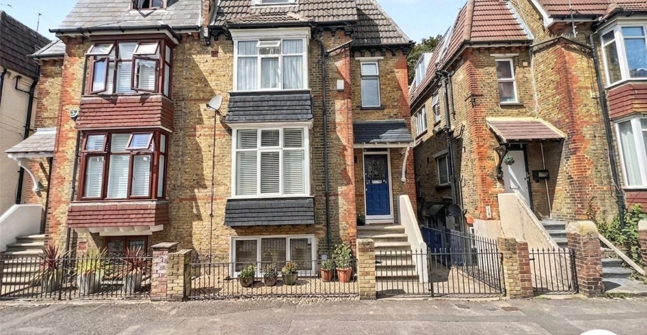 4 bedroom house for sale in Rochester | Robinson Michael & Jackson