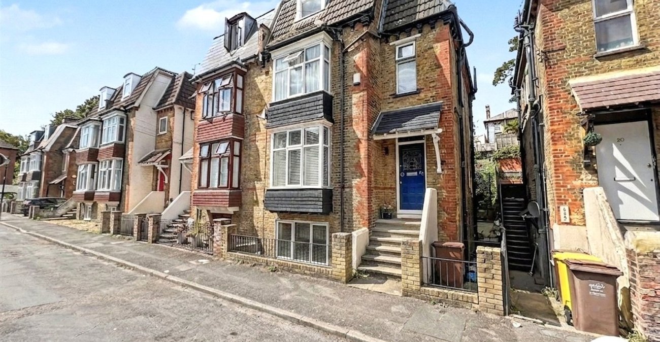 4 bedroom house for sale in Rochester | Robinson Michael & Jackson