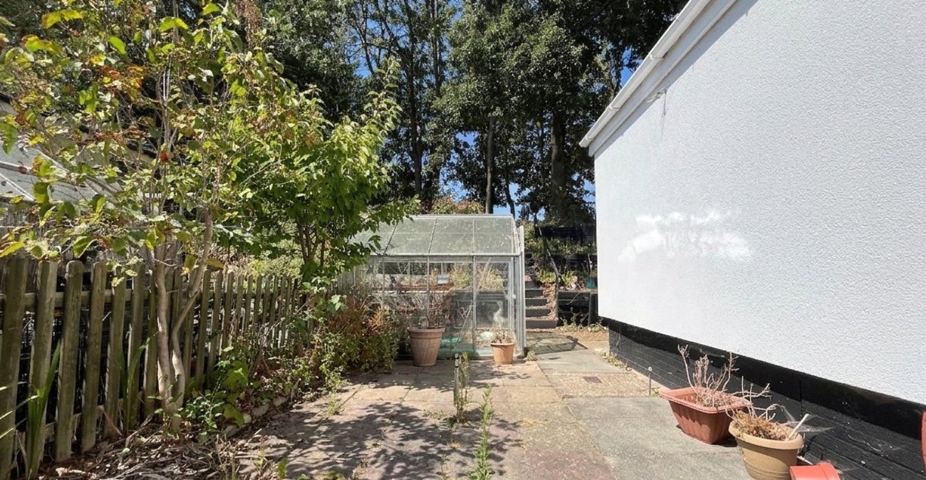 2 bedroom bungalow for sale in Vicarage Lane | Robinson Michael & Jackson