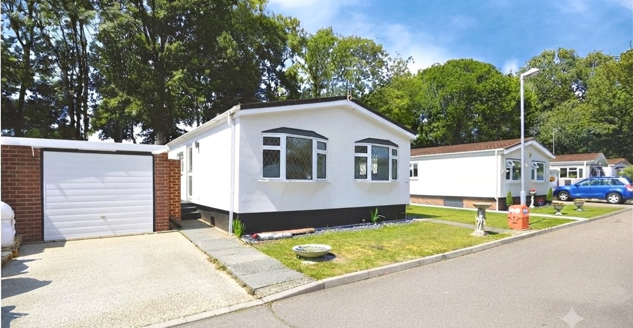 2 bedroom bungalow for sale in Vicarage Lane | Robinson Michael & Jackson