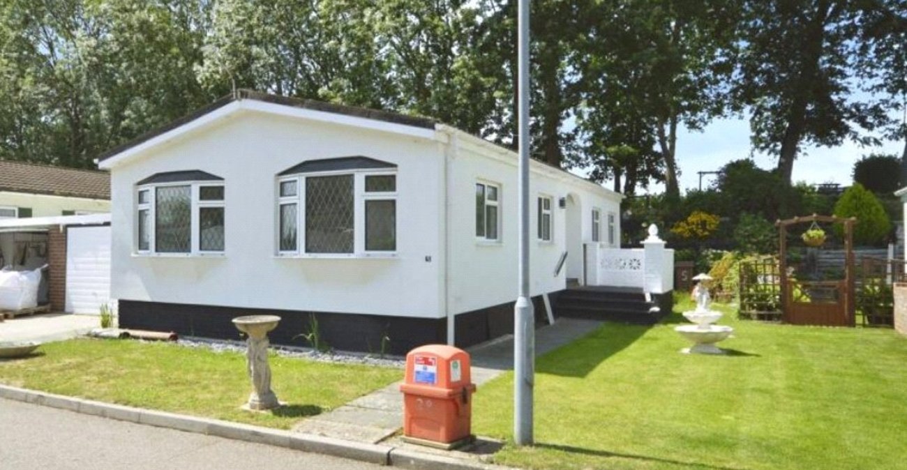 2 bedroom bungalow for sale in Vicarage Lane | Robinson Michael & Jackson
