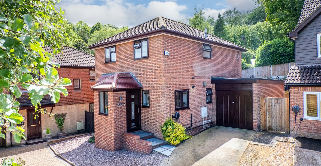 4 bedroom house for sale in Walderslade | Robinson Michael & Jackson
