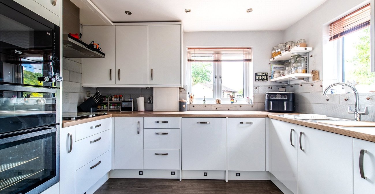 4 bedroom house for sale in Walderslade | Robinson Michael & Jackson