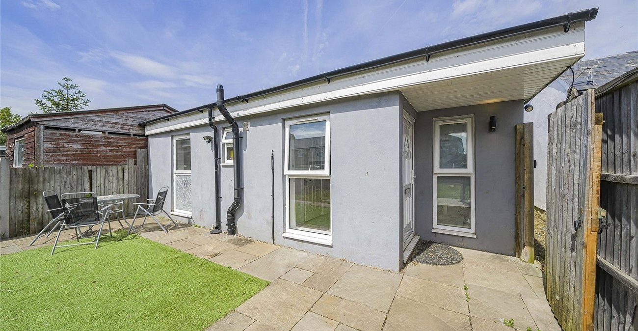 3 bedroom house for sale in Greenhithe | Robinson Jackson
