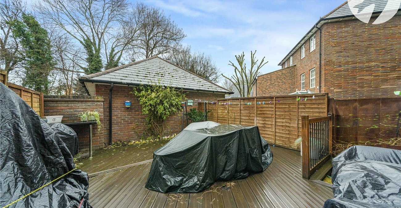 3 bedroom property for sale in Greenhithe | Robinson Jackson