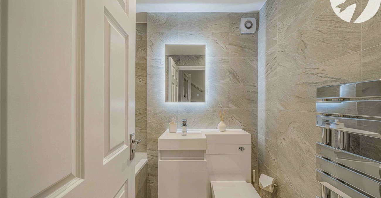 3 bedroom property for sale in Greenhithe | Robinson Jackson