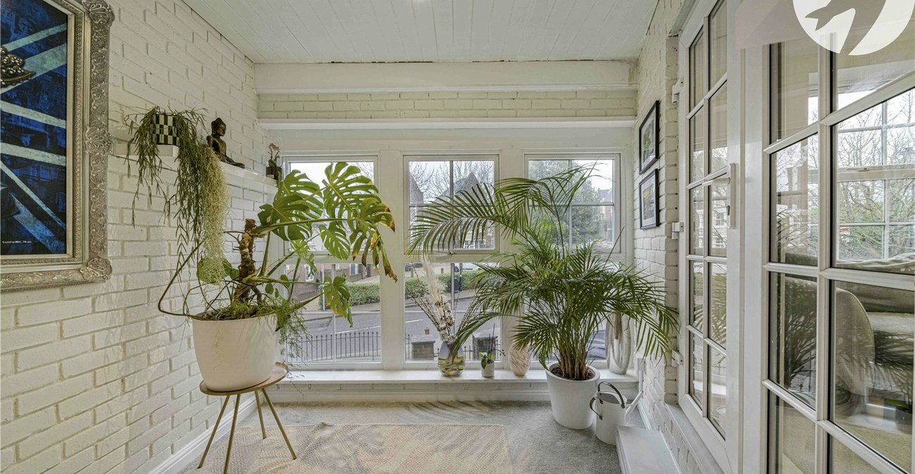 3 bedroom property for sale in Greenhithe | Robinson Jackson