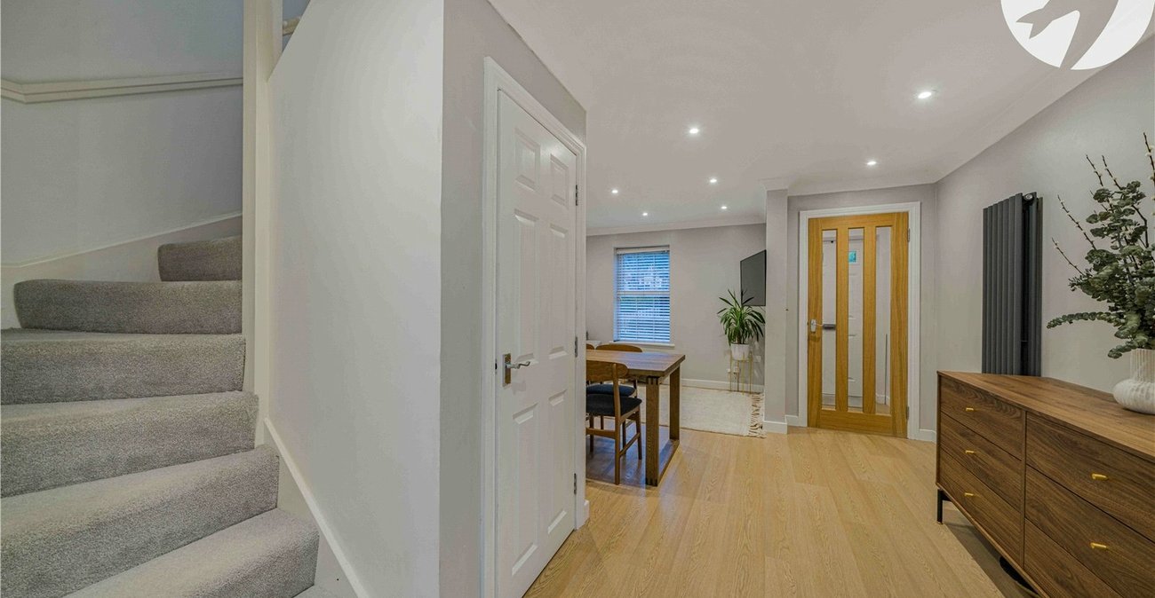 3 bedroom property for sale in Greenhithe | Robinson Jackson