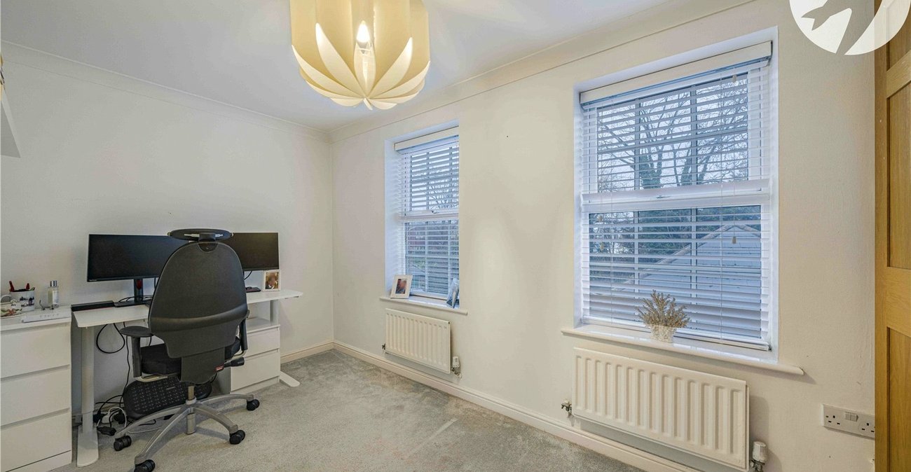 3 bedroom property for sale in Greenhithe | Robinson Jackson