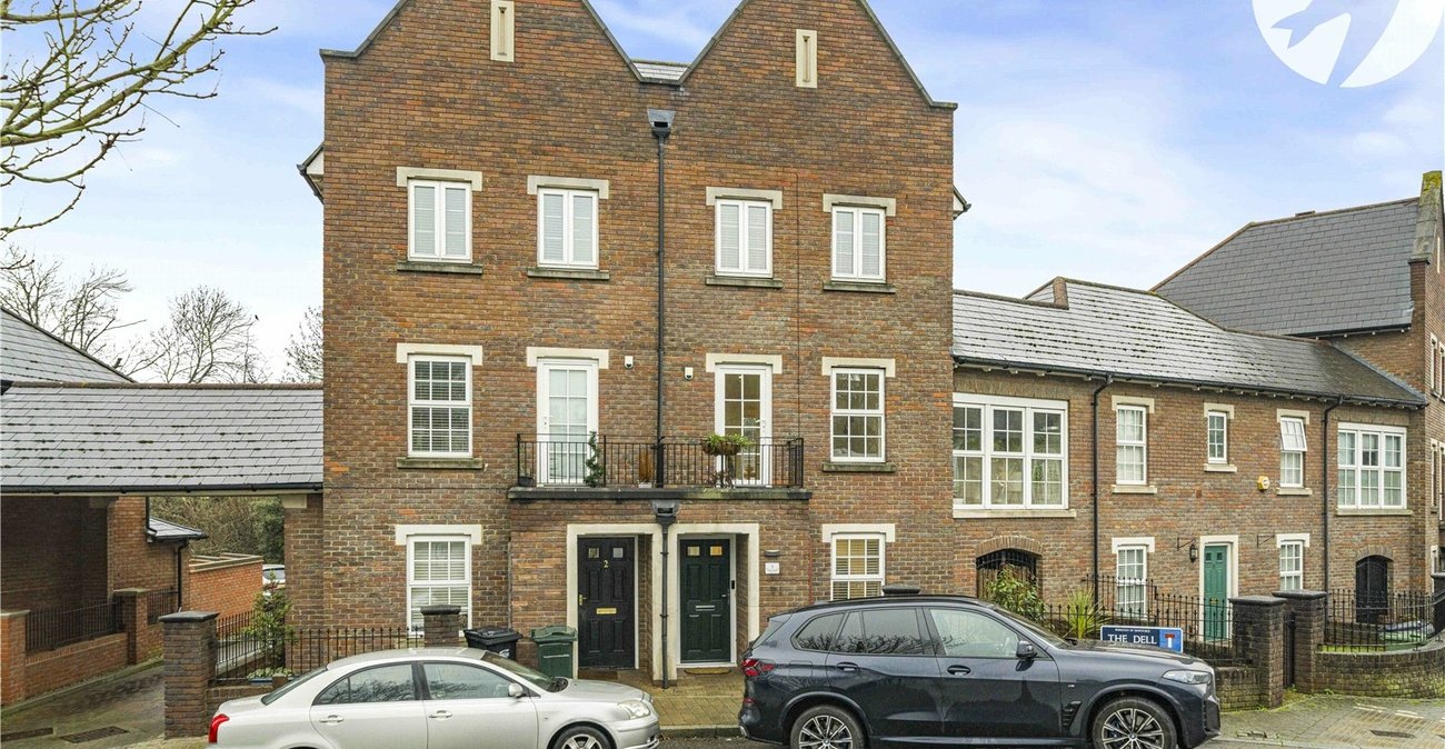 3 bedroom property for sale in Greenhithe | Robinson Jackson