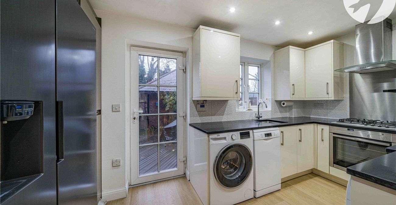 3 bedroom property for sale in Greenhithe | Robinson Jackson