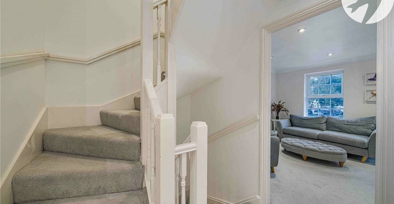 3 bedroom property for sale in Greenhithe | Robinson Jackson