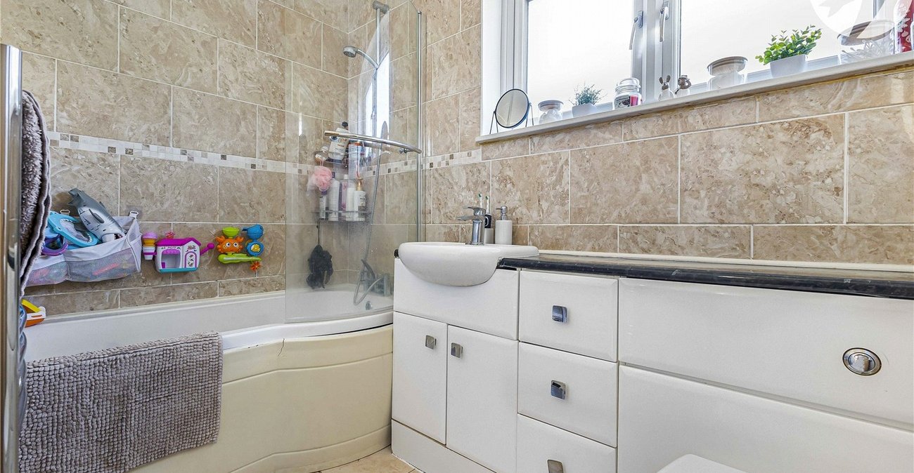 3 bedroom house for sale in Cuxton | Robinson Michael & Jackson