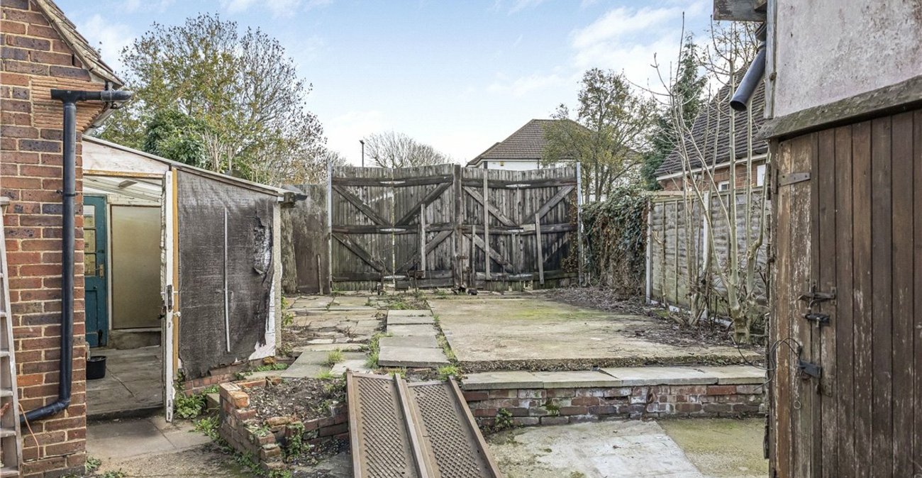 3 bedroom house for sale in Chelsfield | Robinson Jackson