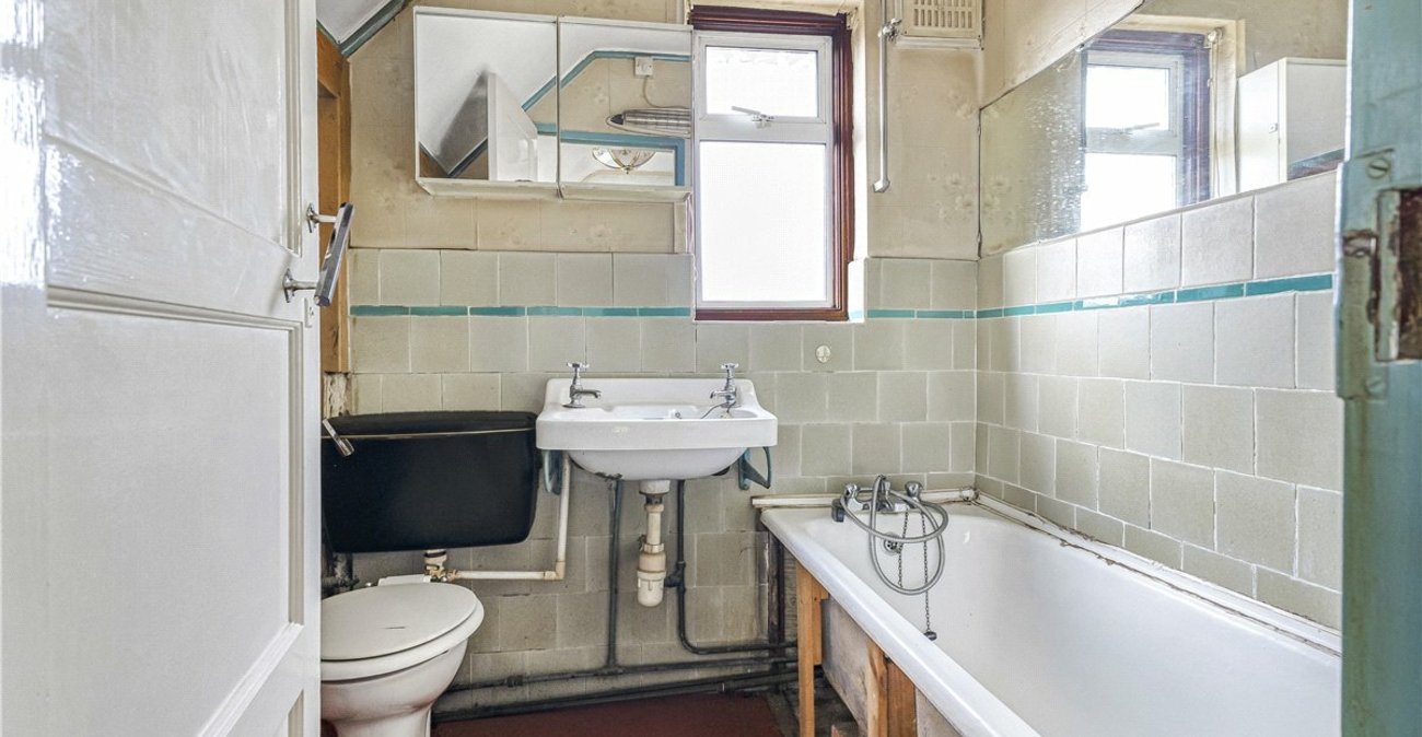 3 bedroom house for sale in Cheslfield | Robinson Jackson