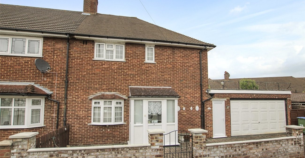 3 bedroom house for sale in Mottingham | Robinson Jackson