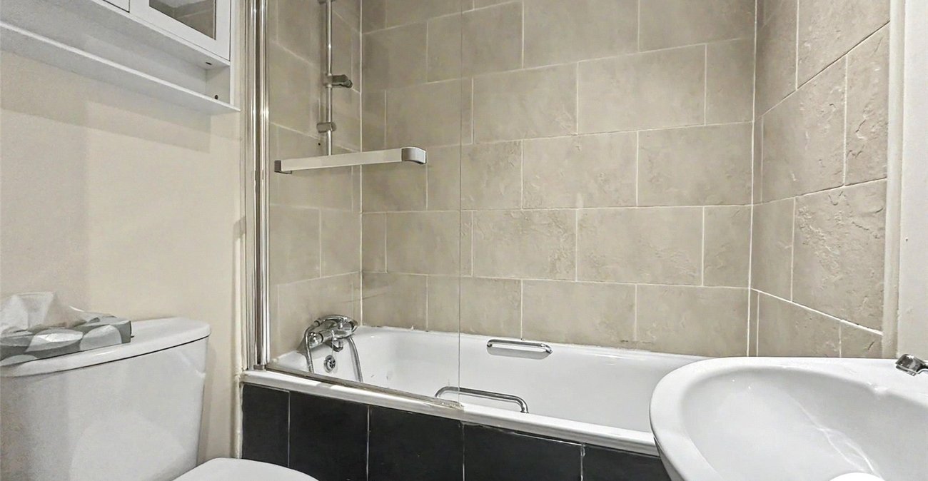 2 bedroom property for sale in Valetta Way | Robinson Michael & Jackson