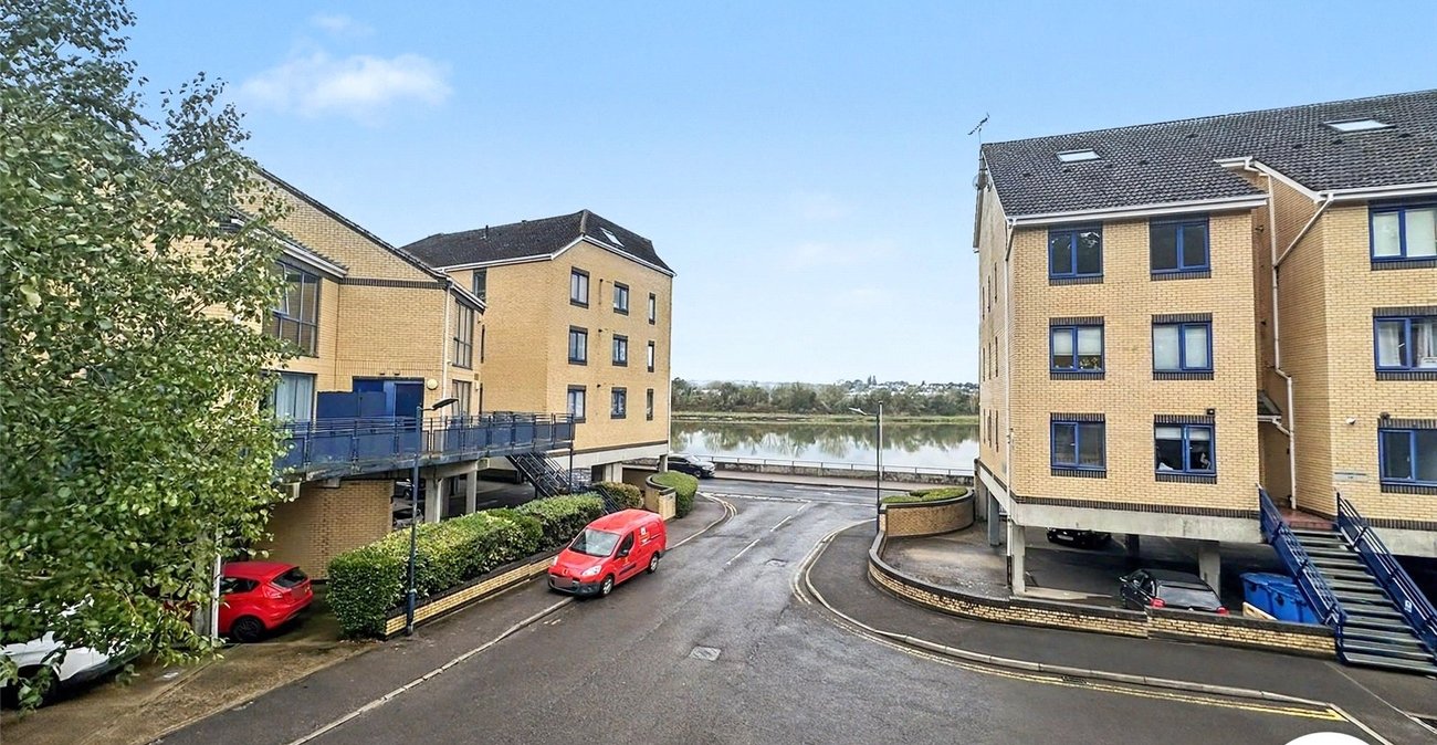 2 bedroom property for sale in Valetta Way | Robinson Michael & Jackson