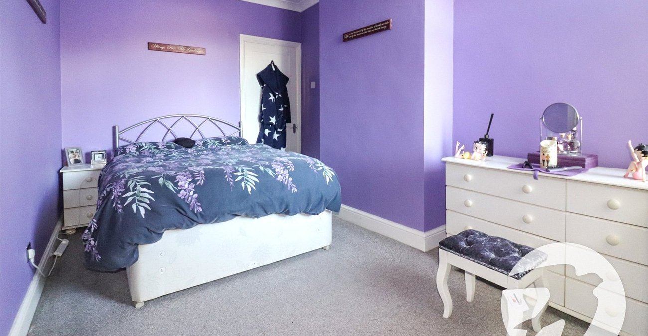 2 bedroom house for sale in Erith | Robinson Jackson