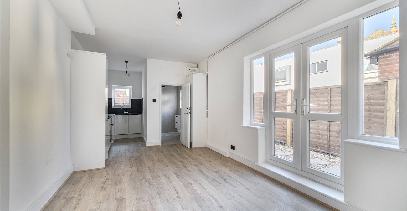 2 bedroom property for sale in Sydenham | Robinson Jackson