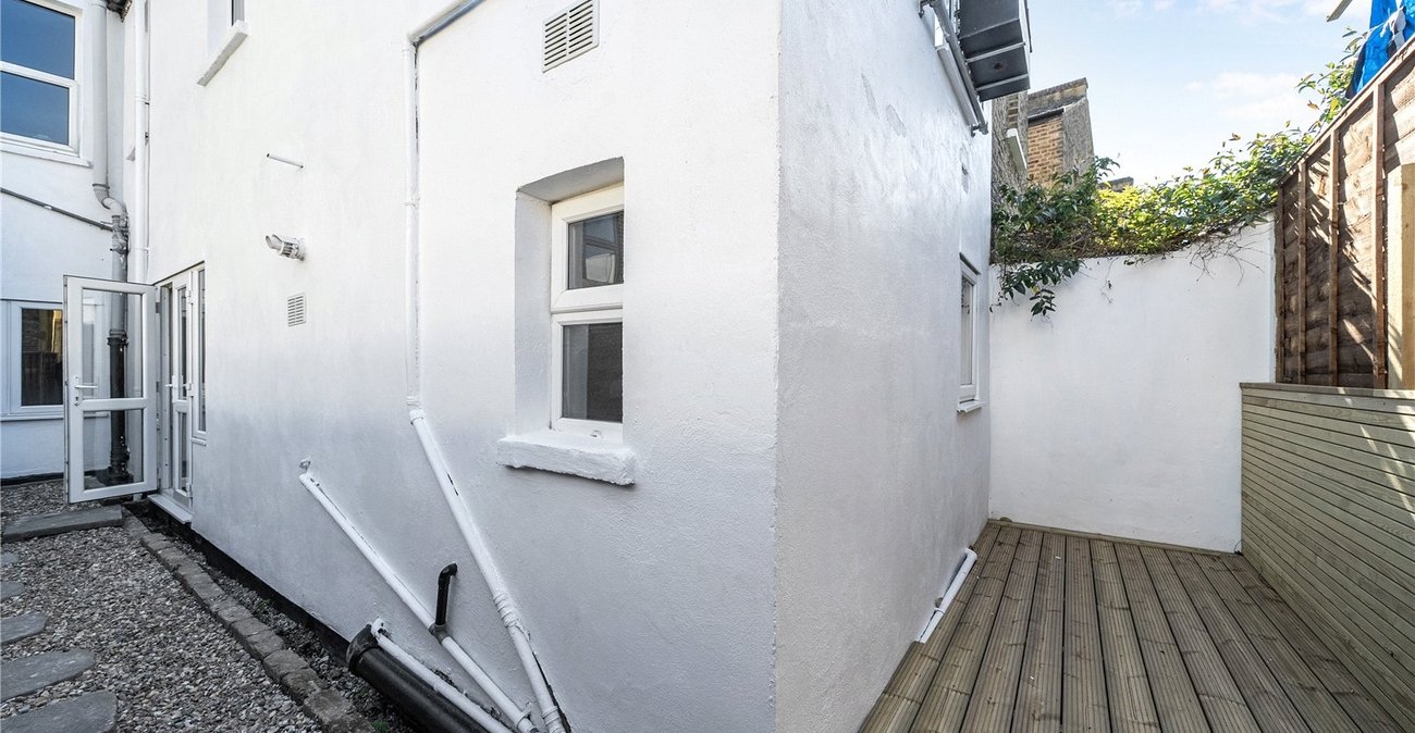 2 bedroom property for sale in Sydenham | Robinson Jackson