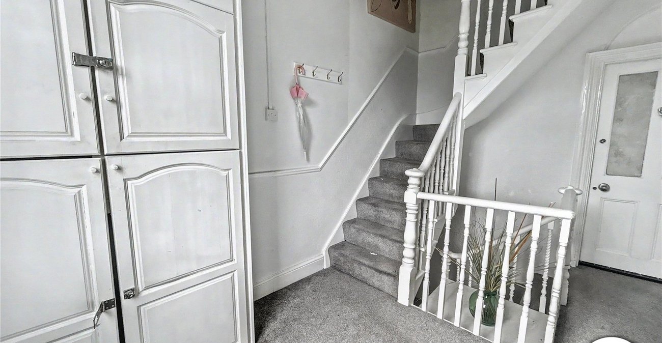 2 bedroom property for sale in Sidcup | Robinson Jackson