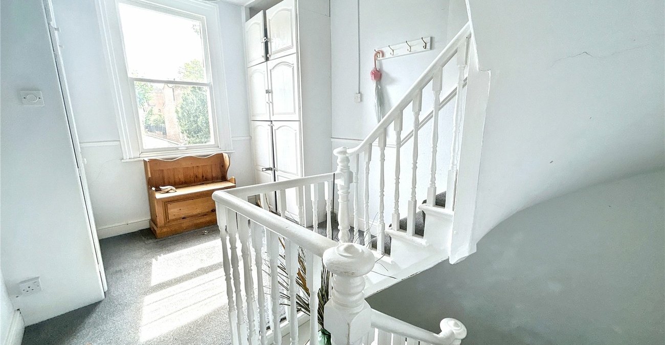 2 bedroom property for sale in Sidcup | Robinson Jackson