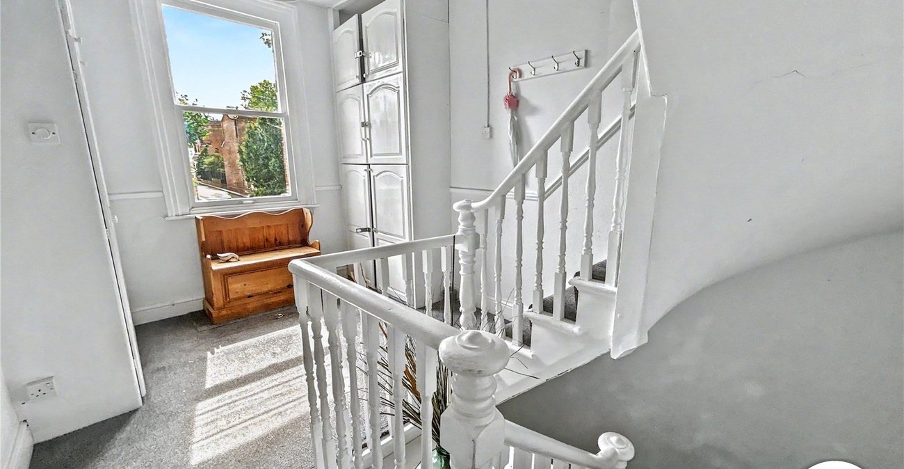 2 bedroom property for sale in Sidcup | Robinson Jackson