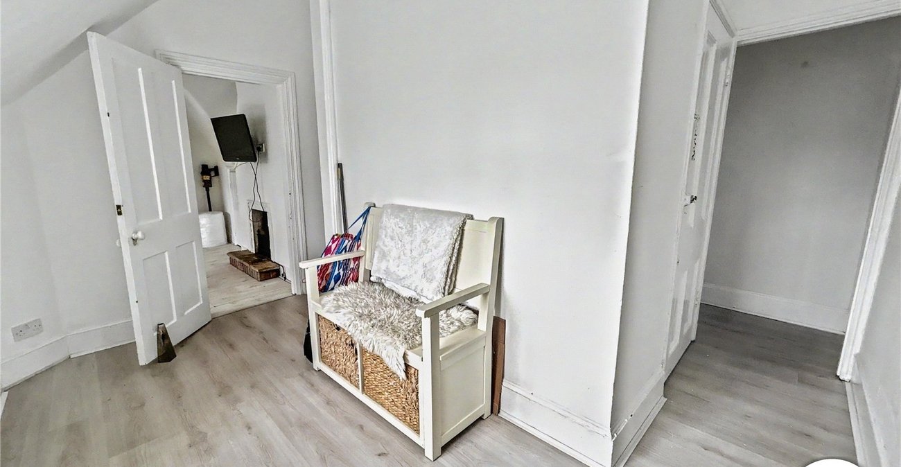 2 bedroom property for sale in Sidcup | Robinson Jackson