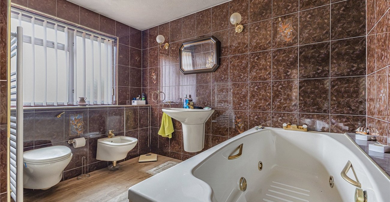 4 bedroom bungalow for sale in Bredhurst | Robinson Michael & Jackson