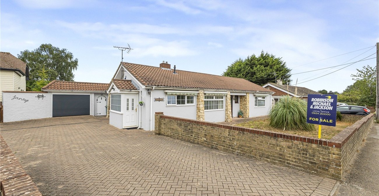 4 bedroom bungalow for sale in Bredhurst | Robinson Michael & Jackson
