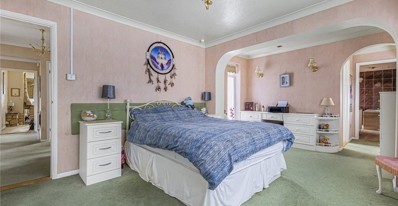4 bedroom bungalow for sale in Bredhurst | Robinson Michael & Jackson