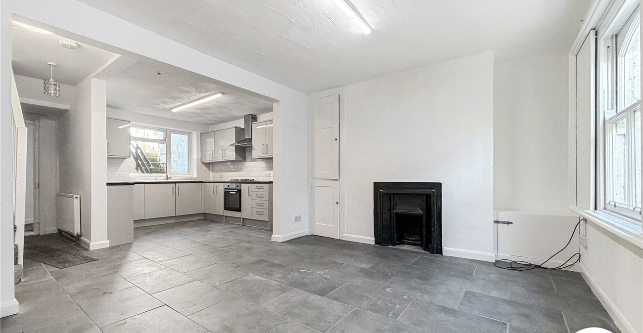 4 bedroom house for sale in Rochester | Robinson Michael & Jackson